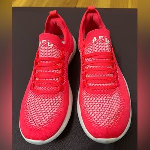 APL Women’s TechLoom Breeze in neon pink, size 6.5